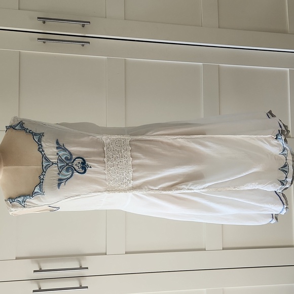 Burning Torch - Anthropologie White and Blue Embroidered Dress Sz L - Picture 3 of 10